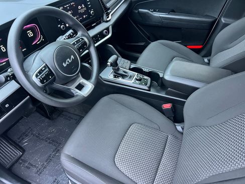 Used 2024 Kia Sportage LX image 10