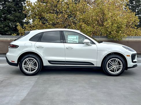 New 2026 Porsche Macan image 9