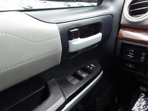 Used 2015 Toyota Tundra Limited w/ Limited Premium Package AWD/4WD image 22