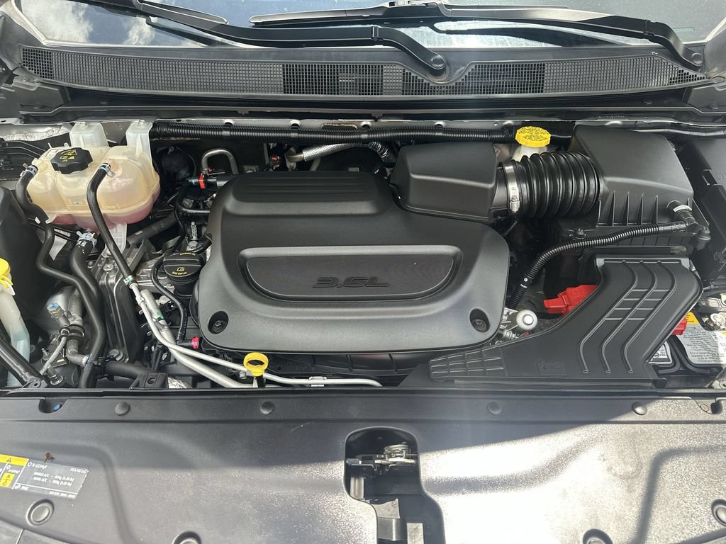 Used 2024 Chrysler Pacifica Touring-L FWD image 33