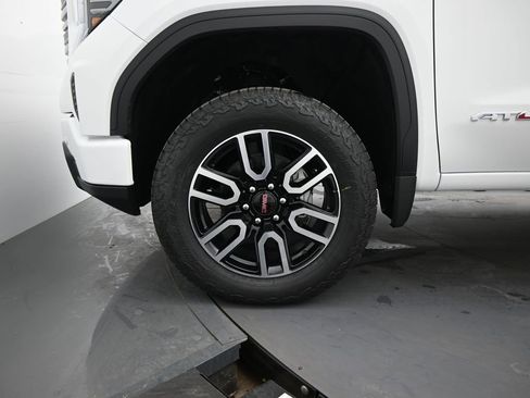 New 2026 GMC Sierra 1500 AT4 w/ Technology Package image 8