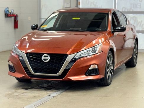 Used 2019 Nissan Altima 2.5 SR FWD image 3