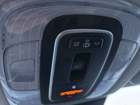 Used 2022 Hyundai Elantra Limited image 30