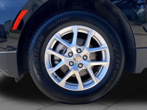 Used 2024 Chevrolet Equinox LT AWD/4WD image 11