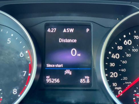 Used 2021 Volkswagen Tiguan SEL AWD/4WD image 19