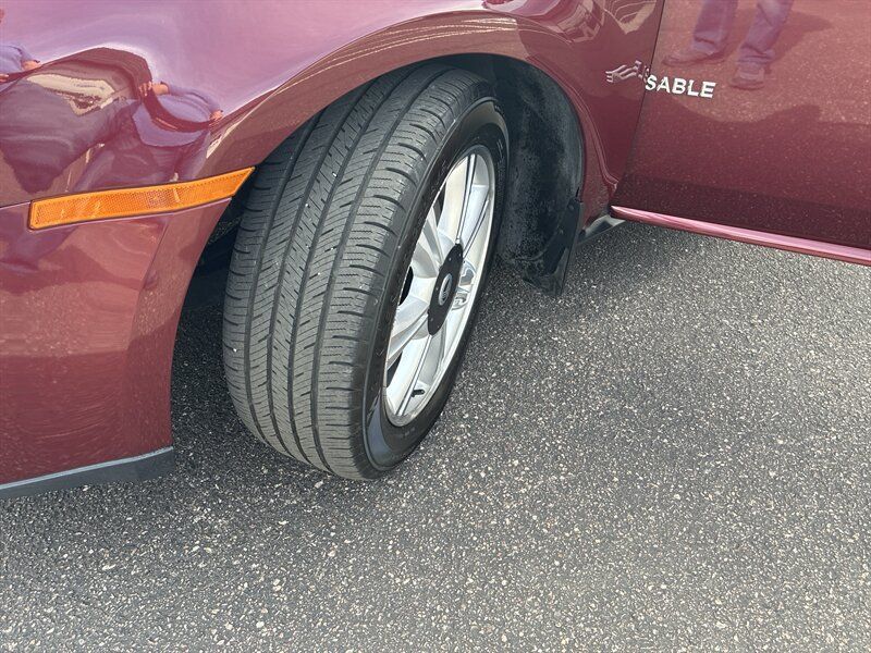 Used 2008 Mercury Sable Premier FWD image 9