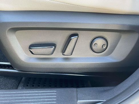 Used 2023 Nissan Rogue SL w/ SL Premium Package image 17