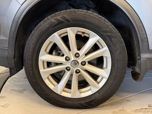 Used 2017 Nissan Rogue Sport SV image 24