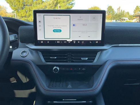 Certified 2025 Ford Explorer ST-Line w/ Premium Package image 33