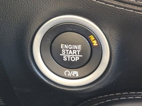 Used 2022 Dodge Challenger R/T w/ Plus Package image 17