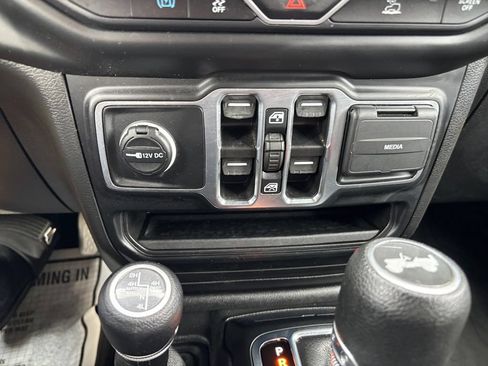 Used 2023 Jeep Wrangler Unlimited w/ Cold Weather Group AWD/4WD image 27