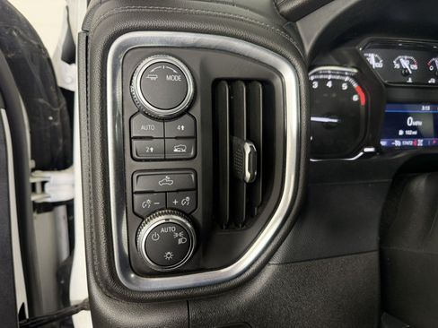 Used 2022 GMC Sierra 1500 SLE w/ Enhanced Capability Package AWD/4WD image 21