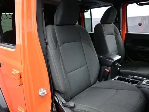 Used 2023 Jeep Wrangler Unlimited Sport AWD/4WD image 15