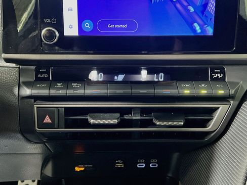 Used 2025 Toyota Camry SE FWD image 26