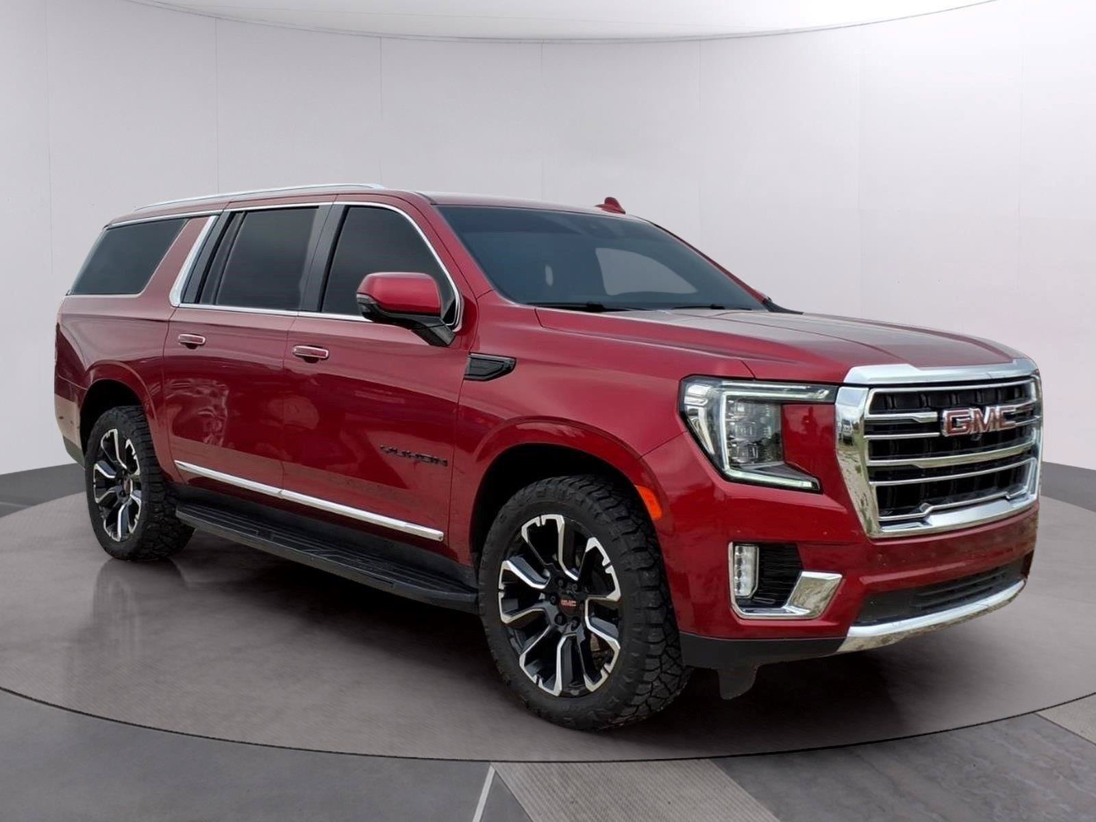 Used 2023 GMC Yukon XL SLT w/ SLT Premium Package AWD/4WD image 7