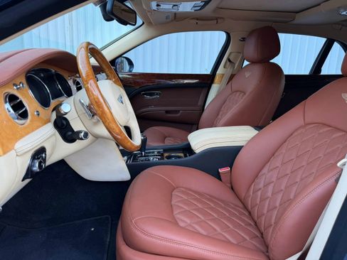 Used 2014 Bentley Mulsanne RWD image 16