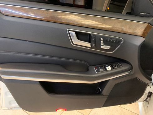 Used 2016 Mercedes-Benz E 350 4MATIC Sedan image 12