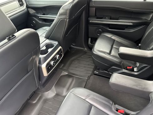 Certified 2024 Ford Expedition XLT AWD/4WD image 4