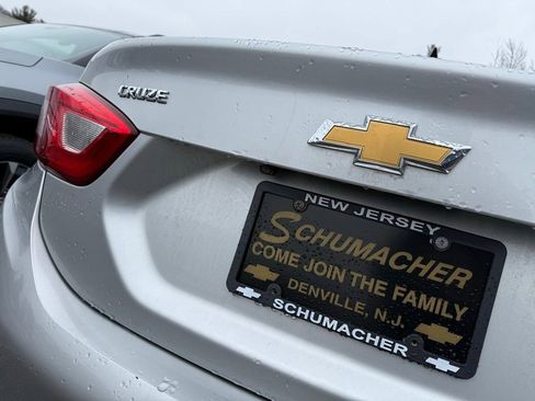 Used 2018 Chevrolet Cruze LS image 20