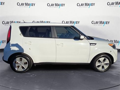 Used 2016 Kia Soul image 6