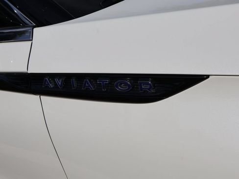 Used 2022 Lincoln Aviator Grand Touring w/ Equipment Group 301A AWD/4WD image 7