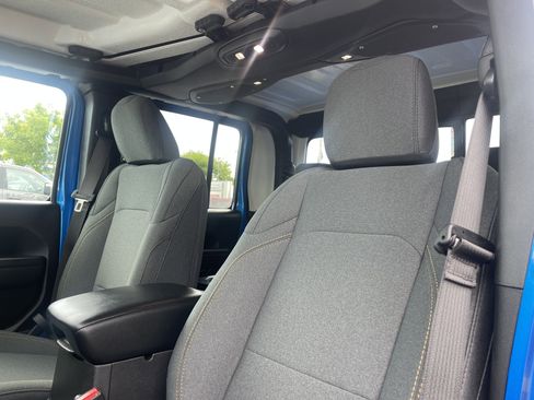 New 2026 Jeep Gladiator Sport AWD/4WD image 7
