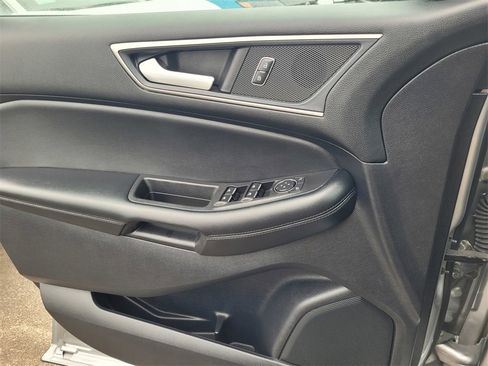 Used 2022 Ford Edge SEL w/ Convenience Package image 13