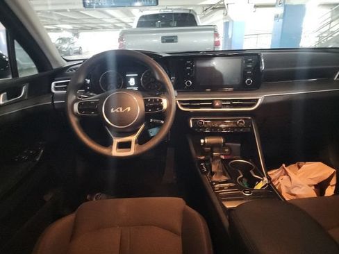 Used 2022 Kia K5 LX FWD image 6