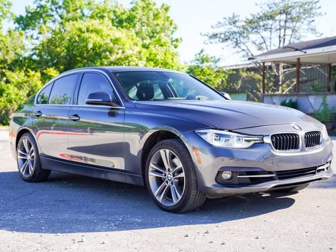Used 2017 BMW 330i xDrive Sedan AWD/4WD image 10