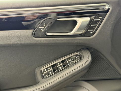New 2026 Porsche Macan image 14