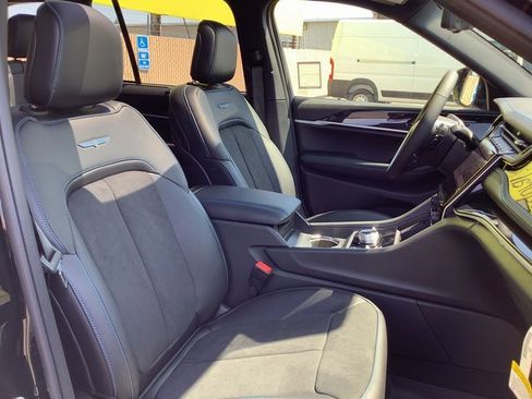 New 2023 Jeep Grand Cherokee Trailhawk w/ Luxury Tech Group III image 42