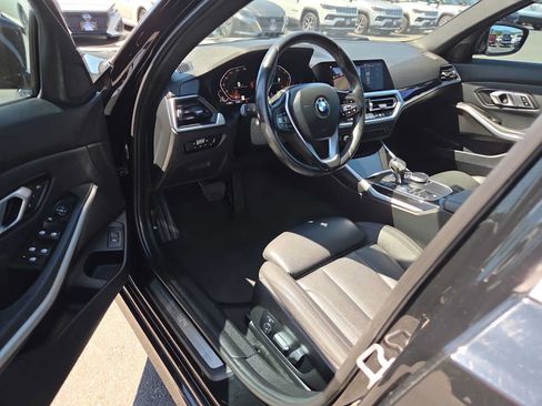 Used 2019 BMW 330i Sedan w/ Convenience Package RWD image 10