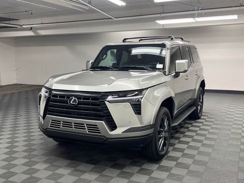 Certified 2025 Lexus GX 550 w/ Cold Area Package AWD/4WD image 2