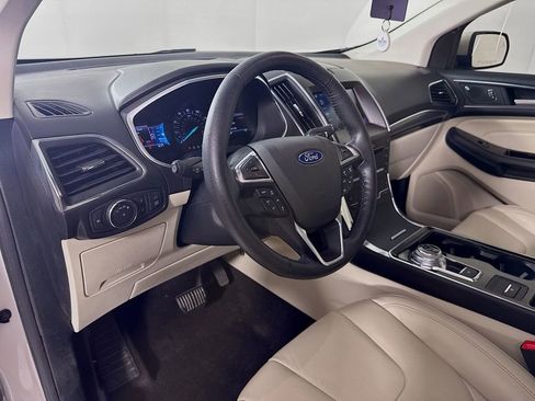 Used 2019 Ford Edge Titanium FWD image 10