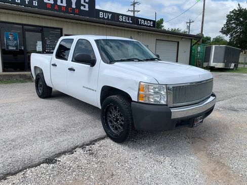 Used 2007 Chevrolet Silverado 1500 W/T RWD image 4