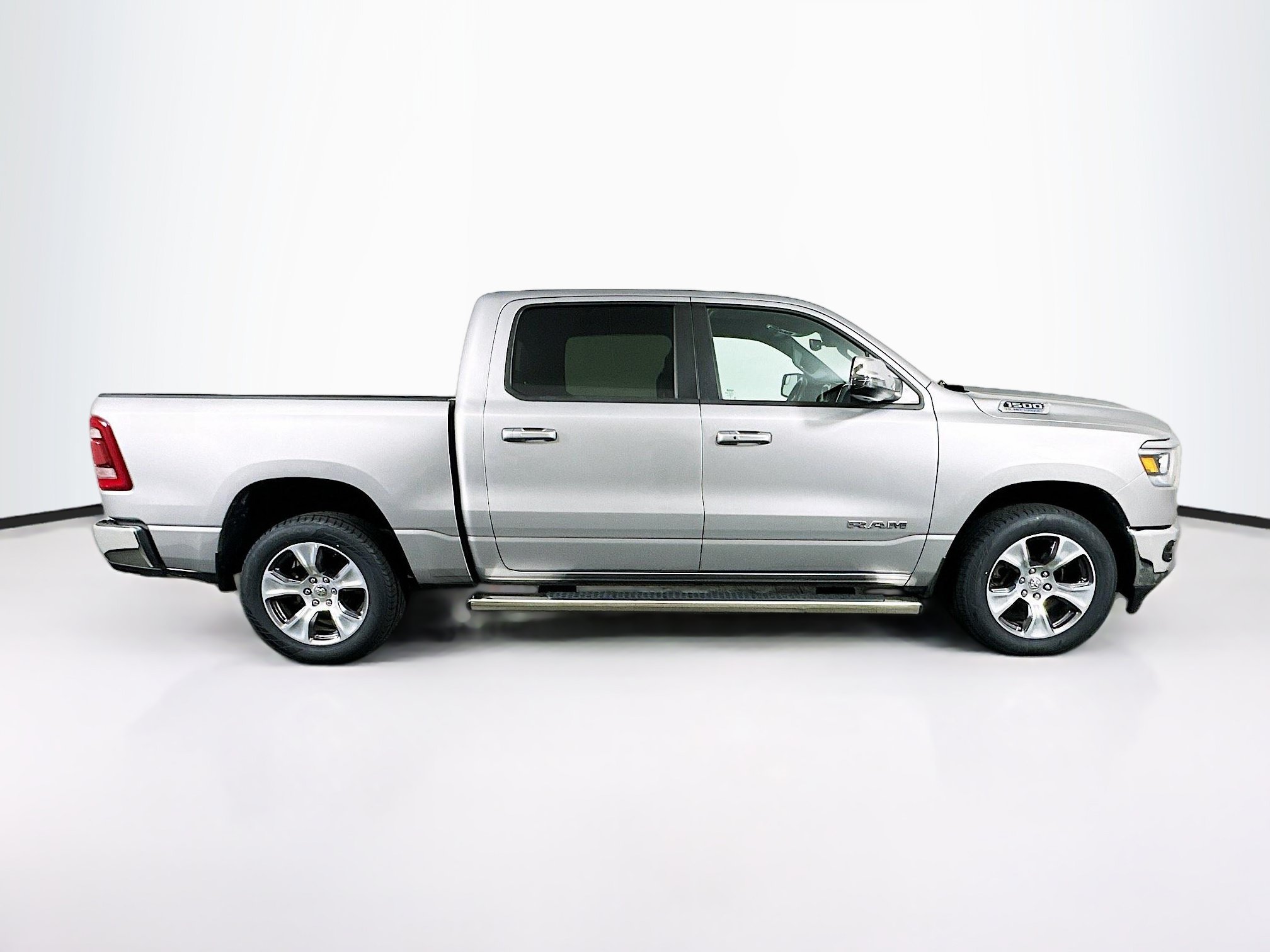 Used 2024 RAM 1500 Laramie AWD/4WD image 10