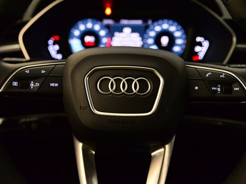 Certified 2025 Audi Q3 2.0T Premium w/ Convenience Package image 31