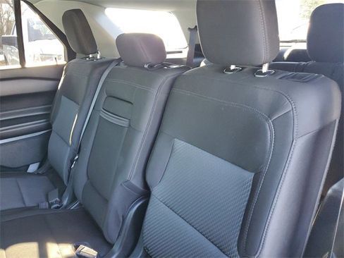 Used 2023 Ford Explorer XLT image 11