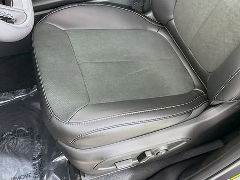 New 2025 Jeep Grand Cherokee L Altitude image 18