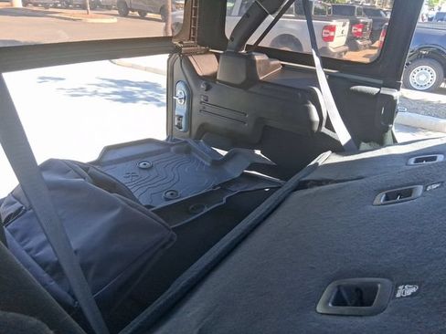Used 2024 Jeep Wrangler Unlimited AWD/4WD image 25