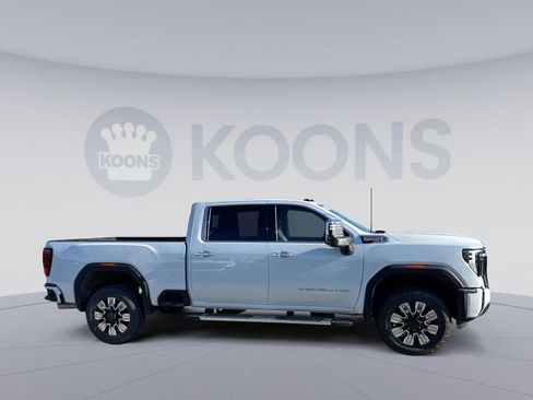 New 2026 GMC Sierra 2500 Denali w/ Denali Reserve Package image 8