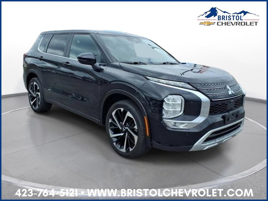 Used 2024 Mitsubishi Outlander SE AWD/4WD image 1