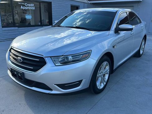 Used 2015 Ford Taurus SEL image 1