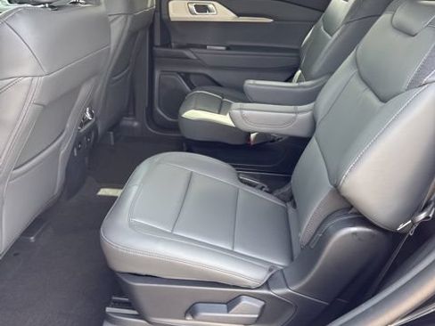 New 2026 Ford Explorer Active w/ Active Comfort Package AWD/4WD image 12