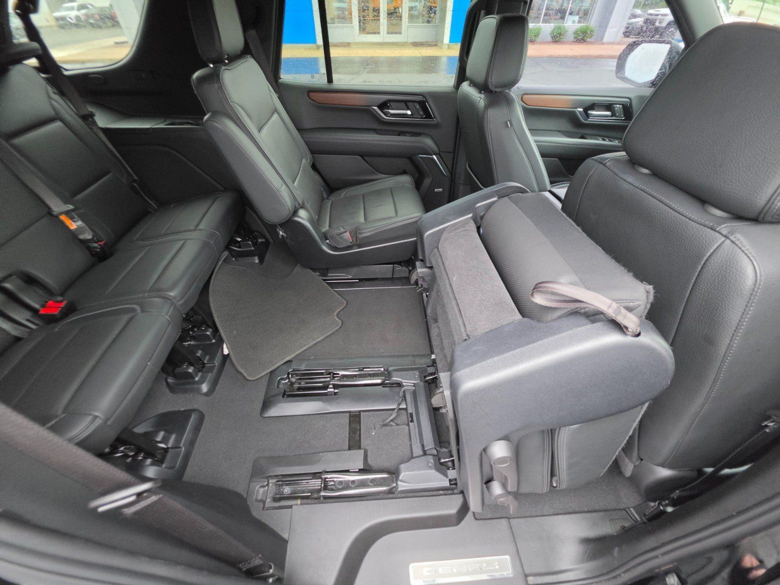 Used 2025 GMC Yukon Denali AWD/4WD image 19