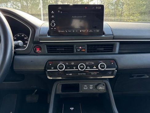 Used 2023 Honda Pilot Touring image 17