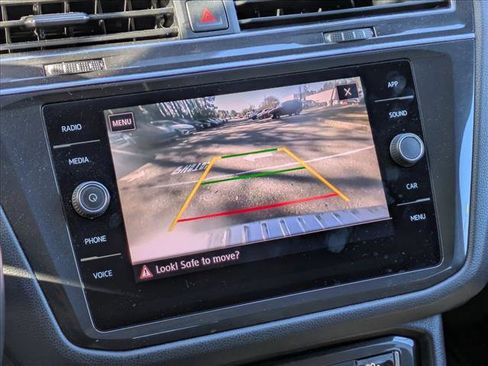 Used 2019 Volkswagen Tiguan SE w/ Panoramic Sunroof Package image 12