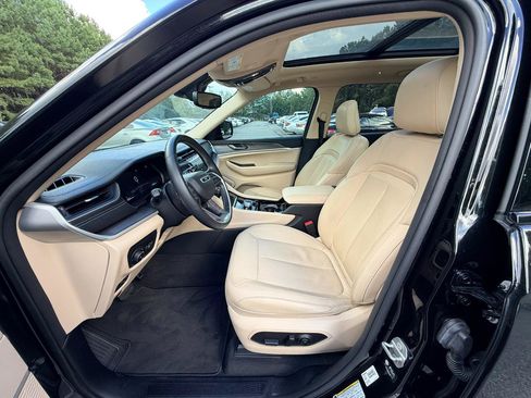 Used 2021 Jeep Grand Cherokee L Limited AWD/4WD image 9
