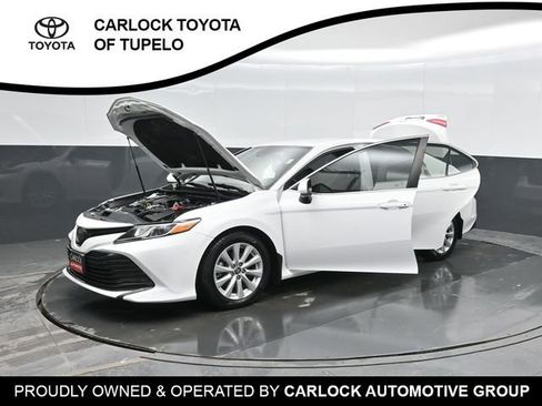 Used 2018 Toyota Camry LE image 45