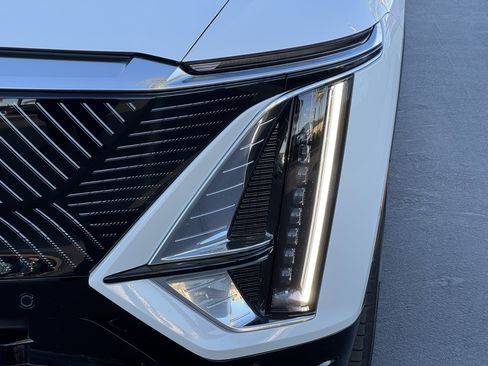 Used 2024 Cadillac Lyriq Luxury image 6